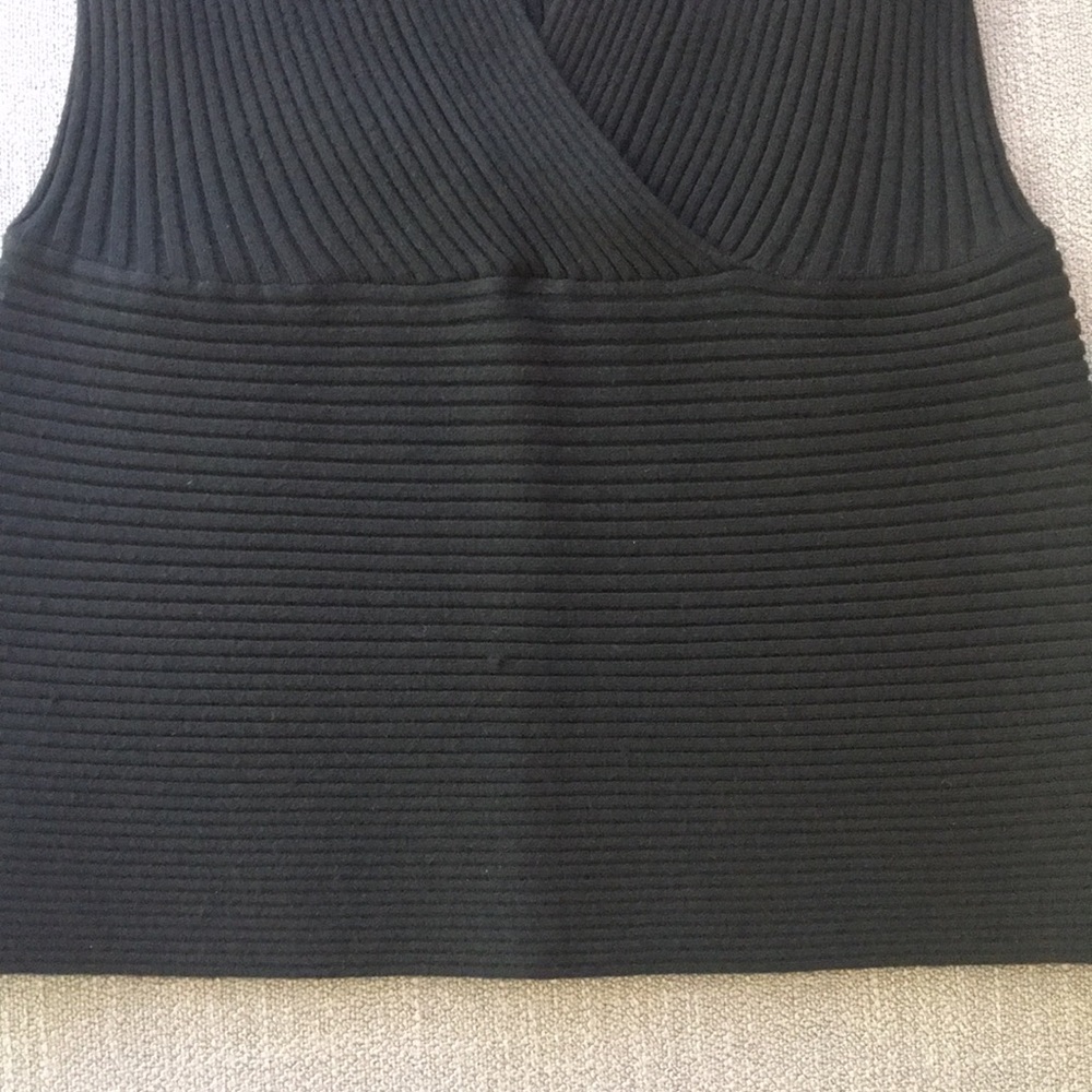 Black summer top - Picture 4 of 8